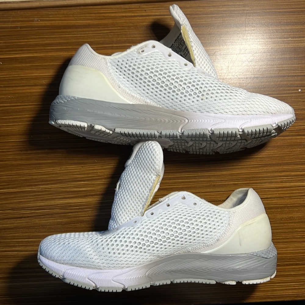 Under Armour Hovr Sonic 4 Bluetooth Gym Sneakers 8M